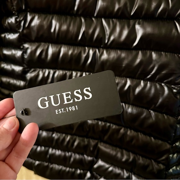 NWT New Guess Puffer Jacket Large L - Picture 10 of 10